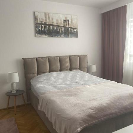 Astra 1Bedroom Braszów Zewnętrze zdjęcie